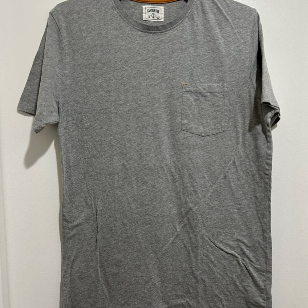 Captain Fin Men's Heather Gray Short Sleeve Tee